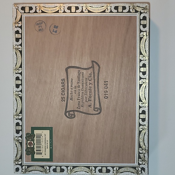 Pre-owned Empty Arturo Fuente Cigar Boxes (2) - Picture 2 of 16